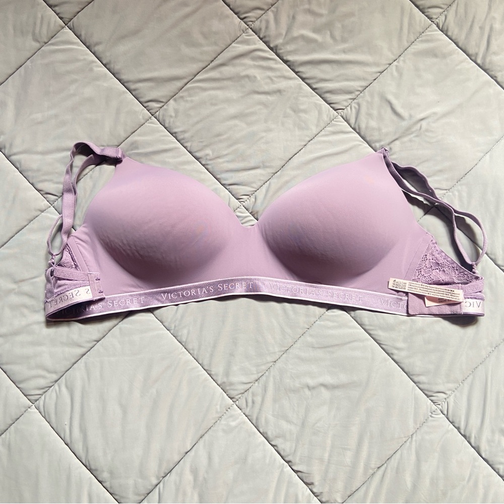 💝3/$20 Victoria's Secret t-shirt lightly lined wireless bra